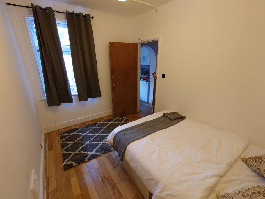Edwardian 4 Bedrooms With 4 Bathrooms Townhouse, Next To Underground, Accommodates 10 People London Bagian luar foto